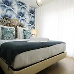 Holidays Villa *