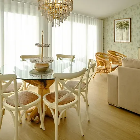 ヴィラ Holidays *